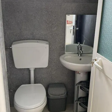 Pensión Feriz Vukaj Hamallaj